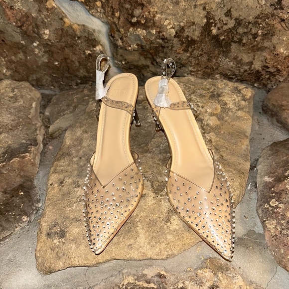 BRAND NEW NEVER WORN!!!Emma Clear Embellished Pump. Perfect wedding/ event shoes - Picture 5 of 15